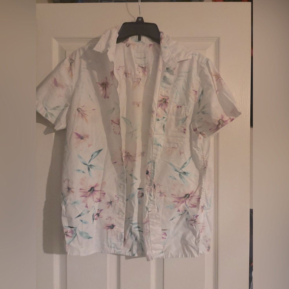 Men’s American Eagle button down